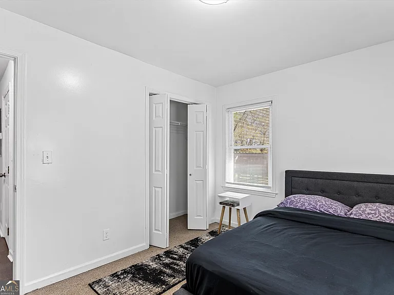 1111 Valley View Rd SE — Photo 15
