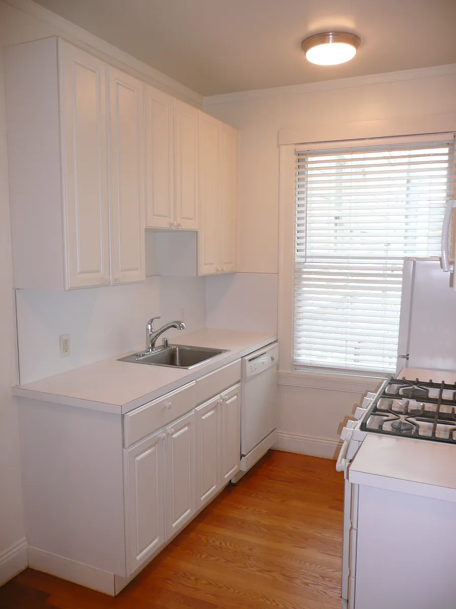 Building Photo - 1555 Greenwich St #6