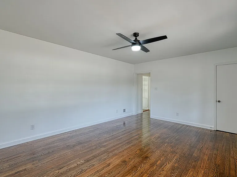 118 1st Ave — Photo 8