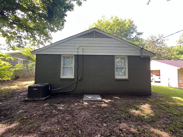 566 Jenson Rd — Photo 10