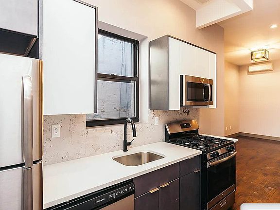 2nd image of 1713 Gates Ave #2R