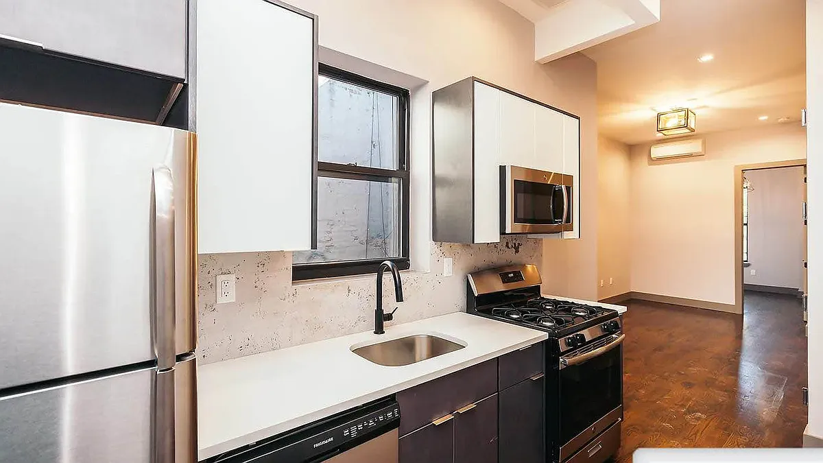 Building Photo - 1713 Gates Ave #2R