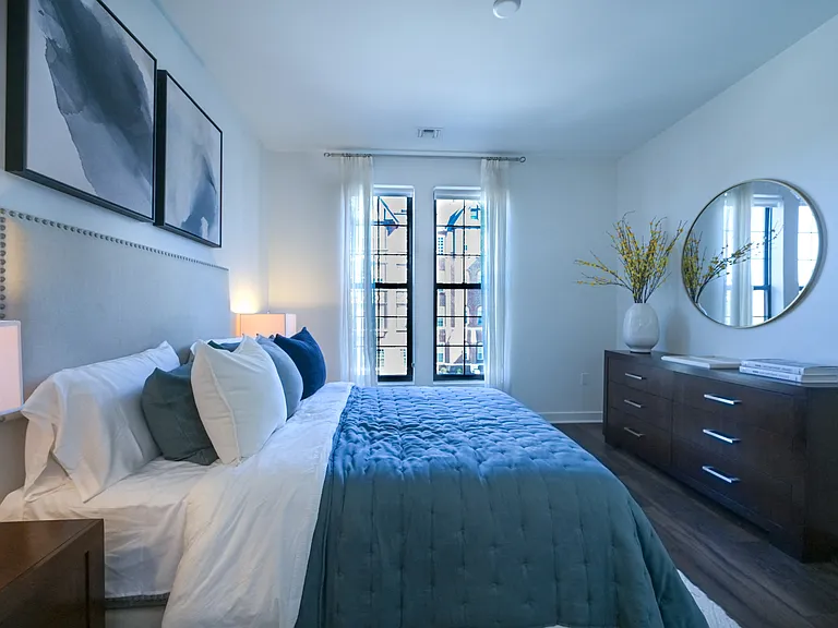 The Encore at Ingram Manor — Photo 19