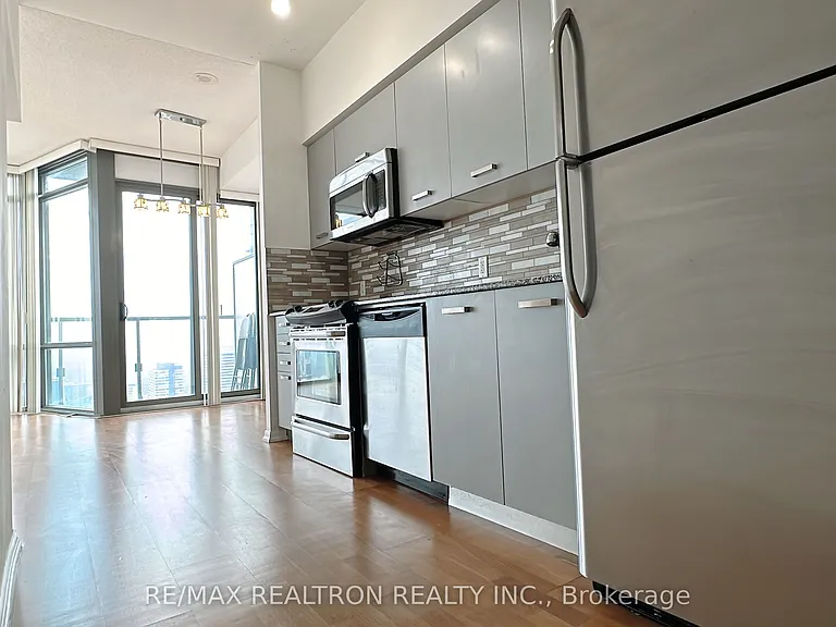 832 Bay St #4707 — Photo 7