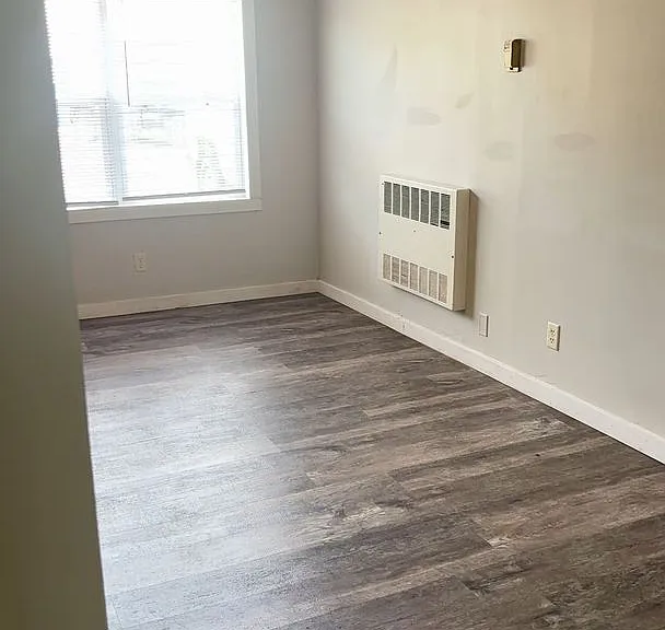 925 N Main St — Photo 7