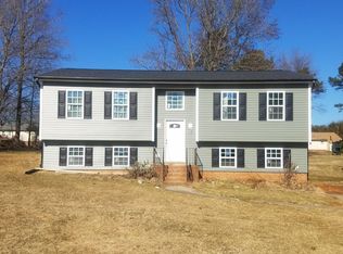 1970 Clover Trl, Walkertown, NC 27051