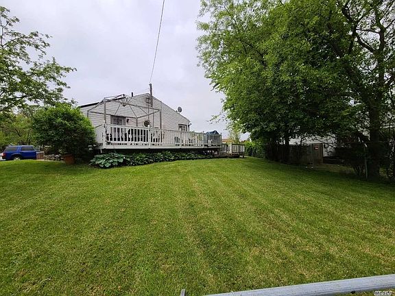 2nd image of 11 Chapel Hill Dr