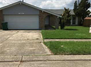 2400 W Sunny Meade Dr, Harvey, LA 70058
