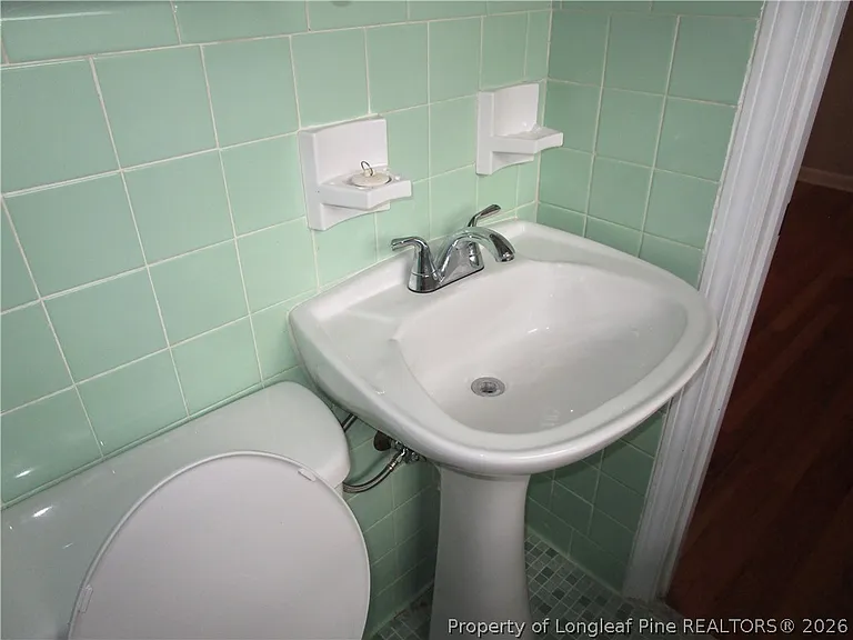 2516 NE Cumberland Rd — Photo 9