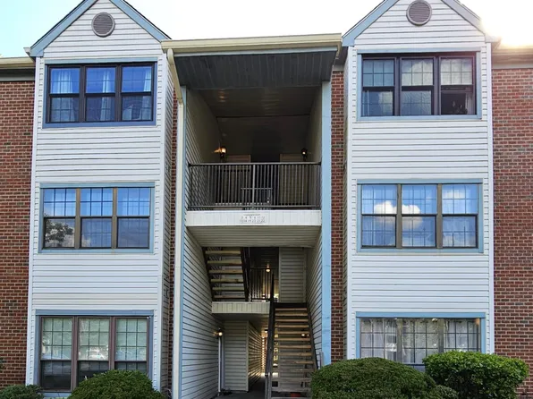 13 Chamberlin Ct, Lawrence Township, NJ 08648