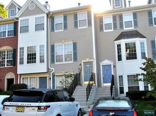 1204 Sycamore Ln, Mahwah, NJ 07430