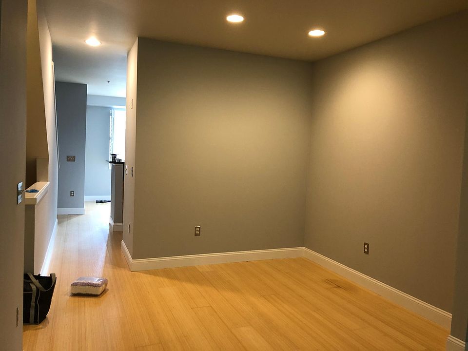 Dining area, or work area off to the side of living room