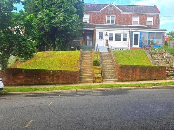 3959 R St SE, Washington, DC 20020