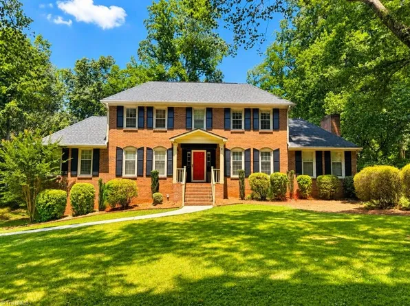 3800 Tangle Oak Dr, Clemmons, NC 27012