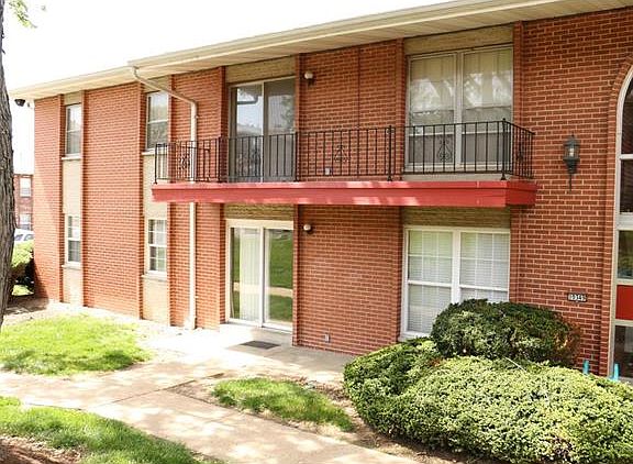 3rd image of 10349 Forest Brook Ln APT A