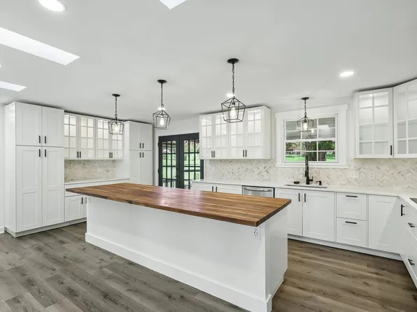 463 Walton Ferry Rd, Hendersonville, TN 37075