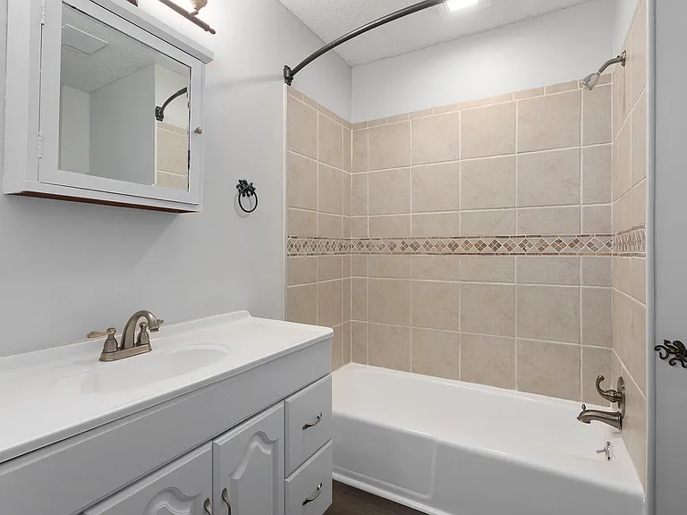 7115 Robin Ln — Photo 11