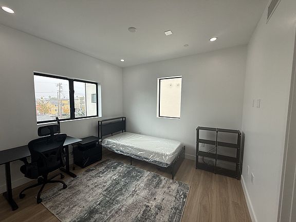 2nd image of 1200 W 37th Dr Room 2