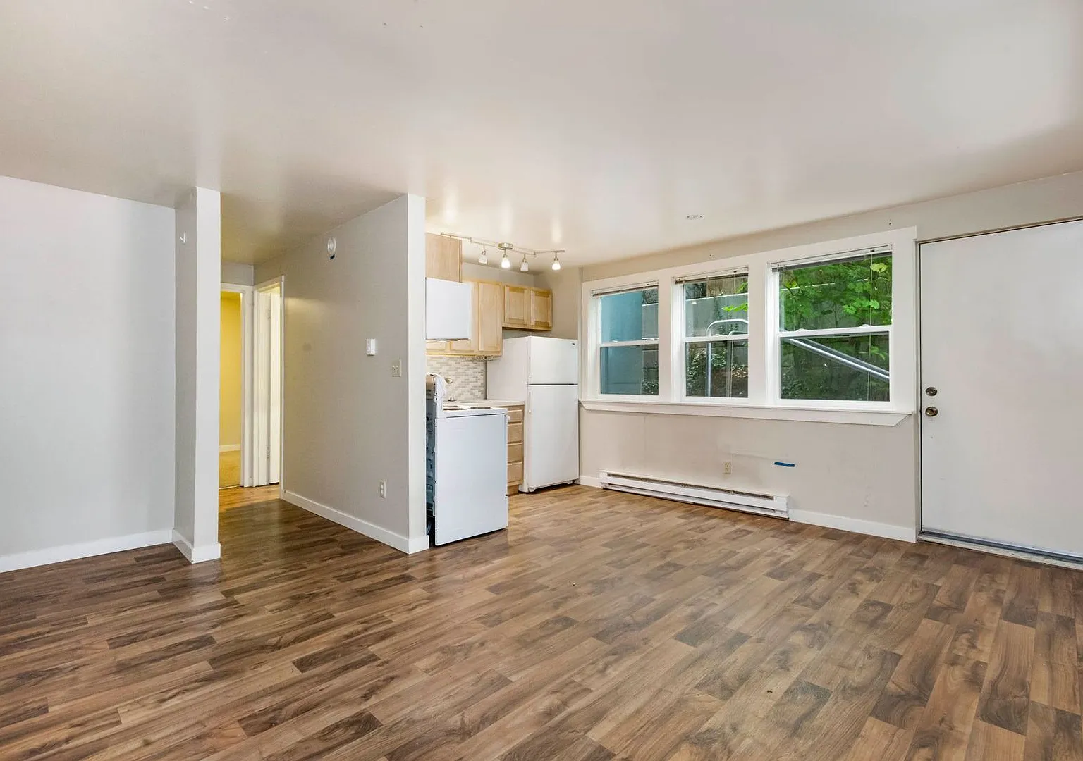 1613 Summit Flats — Photo 4