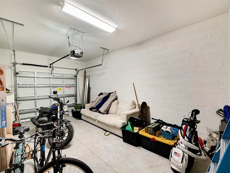 834 SW 11th Ter #834 — Photo 9