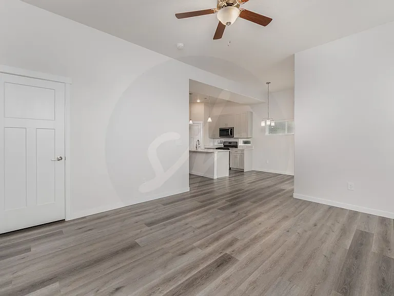 5747 Villa Lorenzo Dr — Photo 8