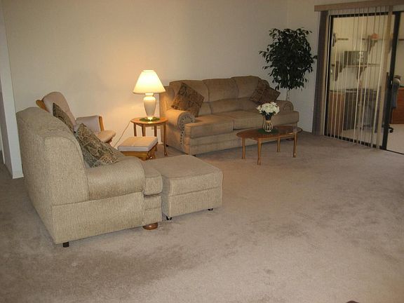 4th image of 9844 W Behrend Dr
