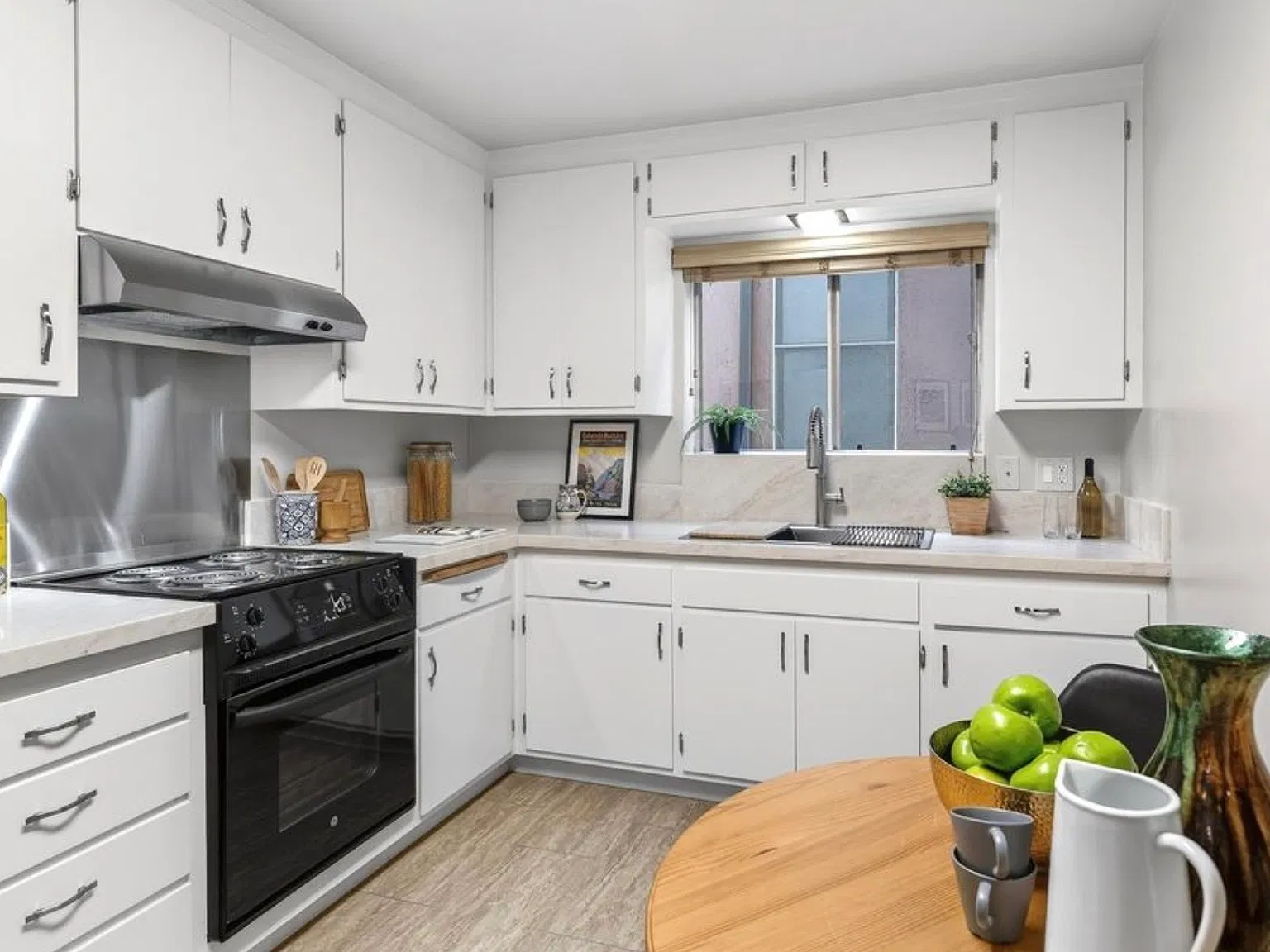 2 bed, 950 sqft, $2,900 — Photo 2
