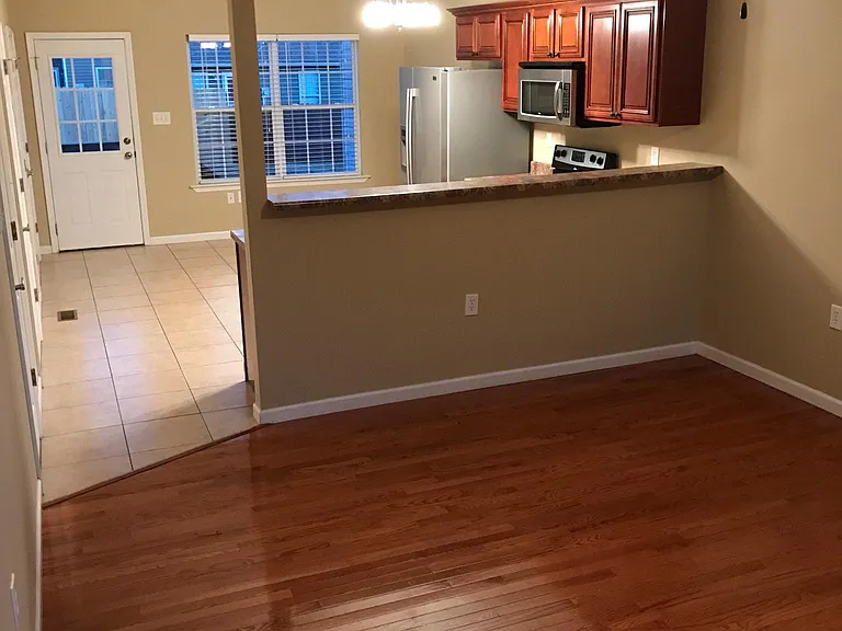New Castle Dr NE — Photo 8