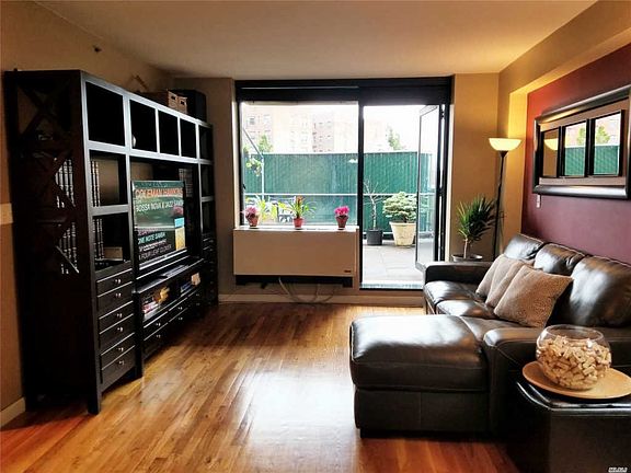 3rd image of 11624 Grosvenor Ln APT 3E