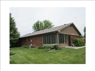 3rd image of 907 Morningside Dr
