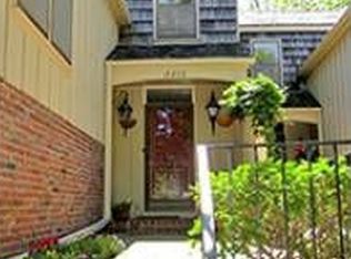 4415 W 111th Ter, Leawood, KS 66211