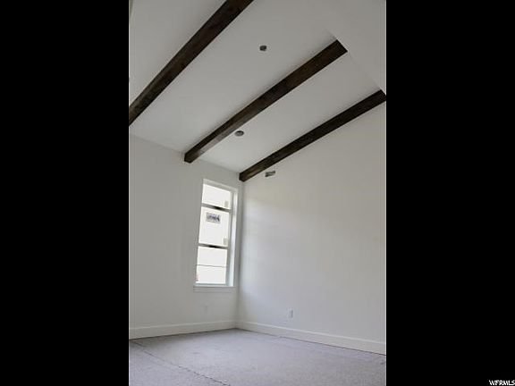 4th image of 268 Queensland Ct