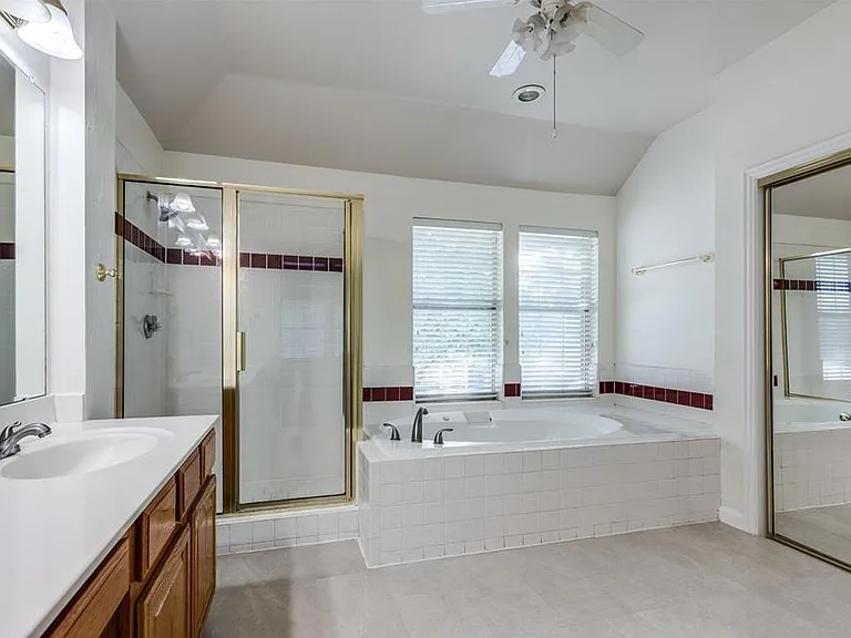8924 High Meadows Dr — Photo 21