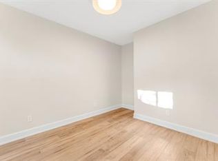 138 Carillon St #B, Ottawa, ON K1L 5Y3