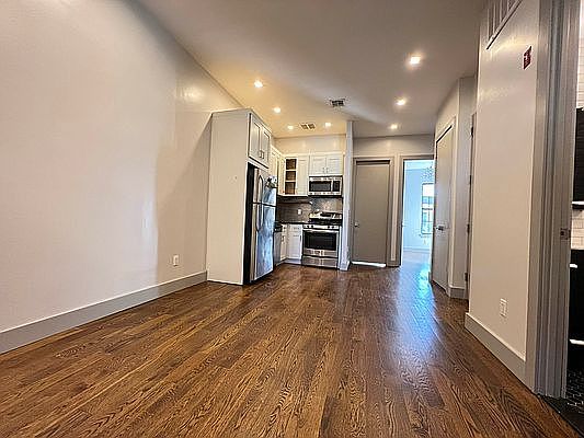 2nd image of 1258 Jefferson Ave #3F
