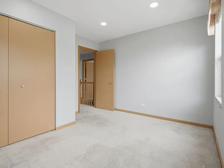 1758 Edith Ln — Photo 11