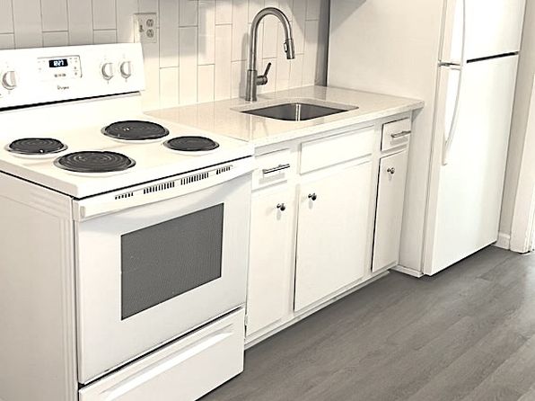 116 W B St #8