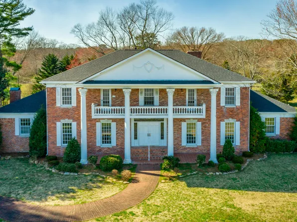 2500 E Brow Rd, Signal Mountain, TN 37377