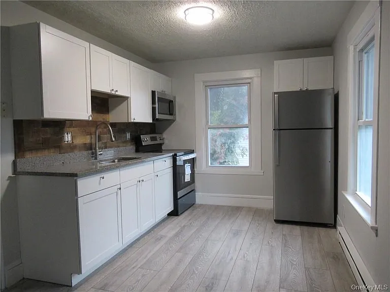 25 Fairway Dr #2 — Photo 8
