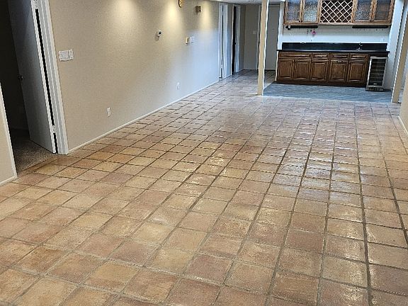 5th image of 3124 E Meadowbrook Ave