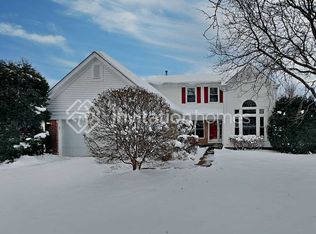 322 Clarewood Cir, Grayslake, IL 60030