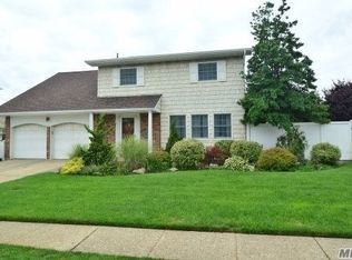 143 Regent Dr, Long Beach, NY 11561