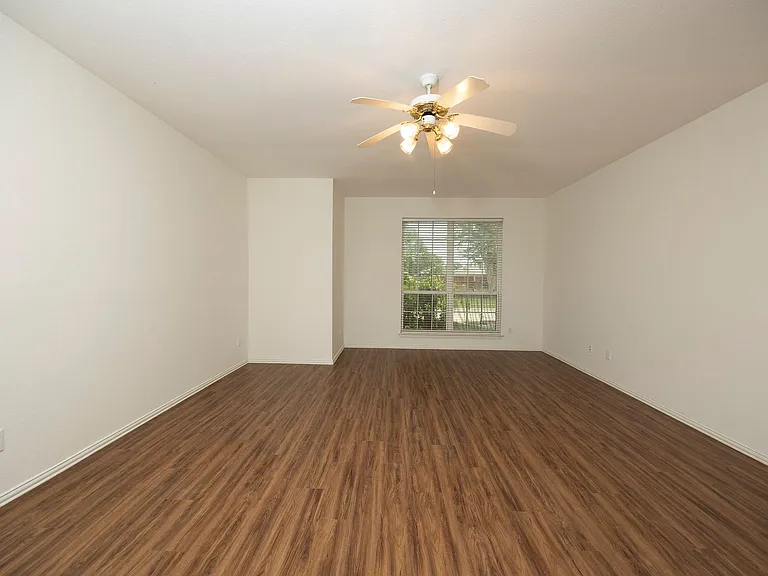 3103 Kingsbury Dr — Photo 10
