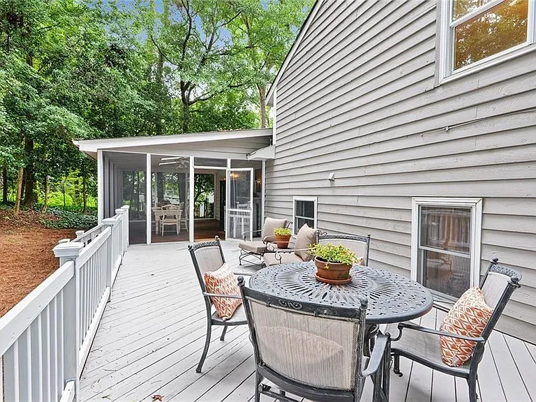 130 Cains Cove Dr — Photo 24