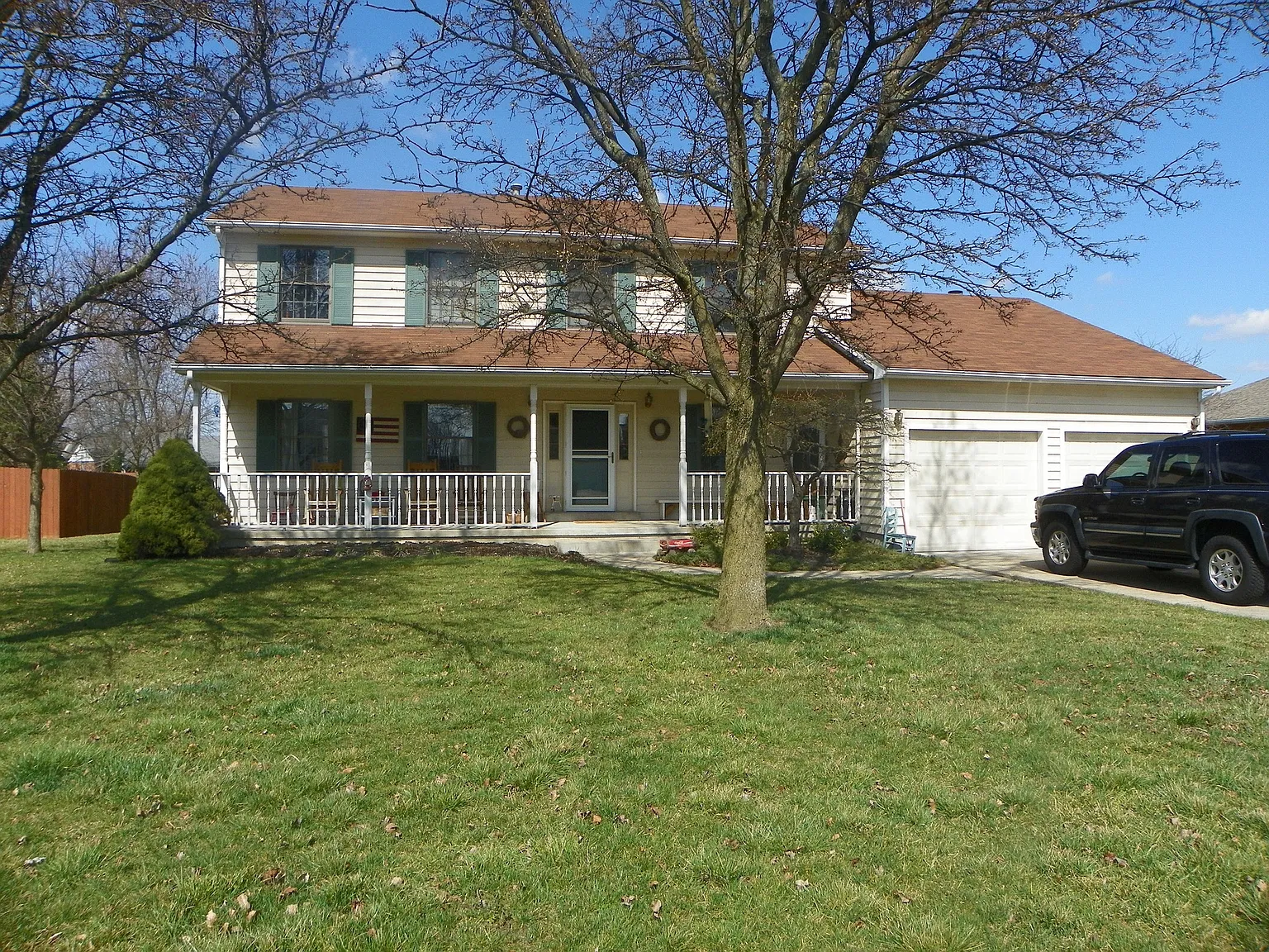 135 Vernon Pl photo 1