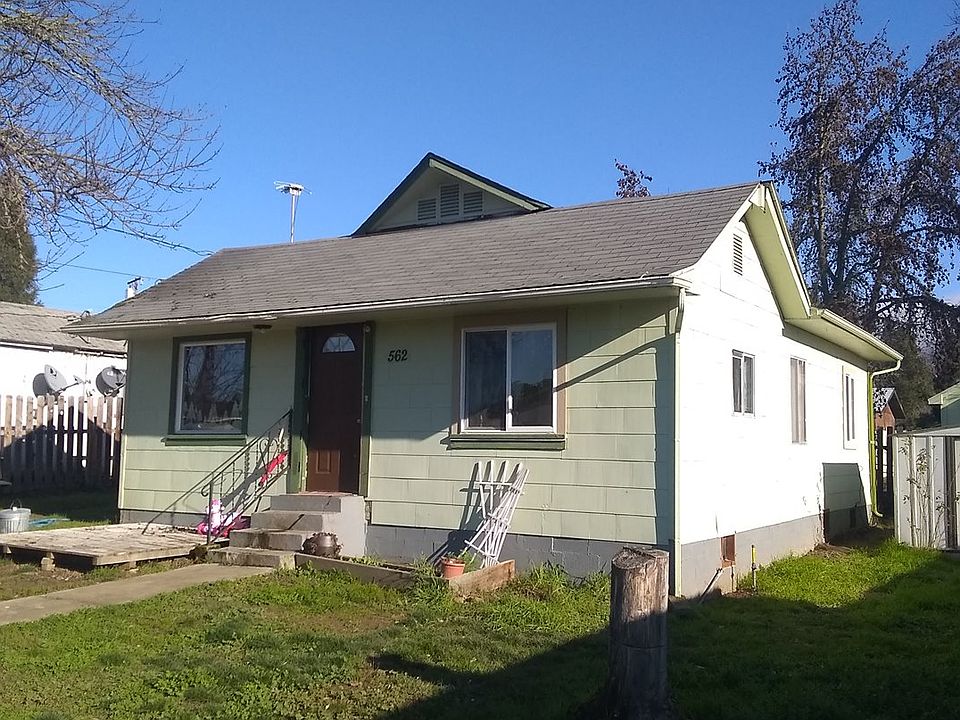 1st image of 562 SE Gregory Dr