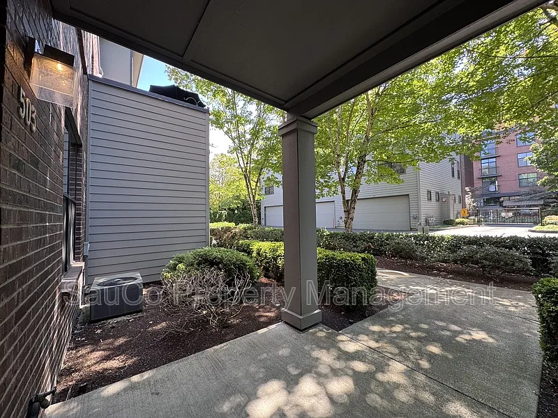1420 NW 20th Ave — Photo 4