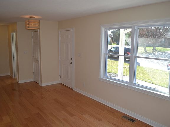 4th image of 5330 W Brookwood Ct