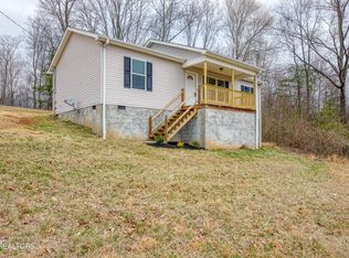 162 Volunteer Ln, Clinton, TN 37716