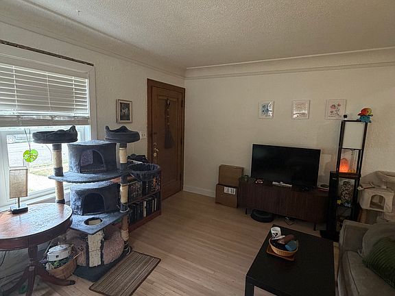 5th image of 4630 Bloomington Ave